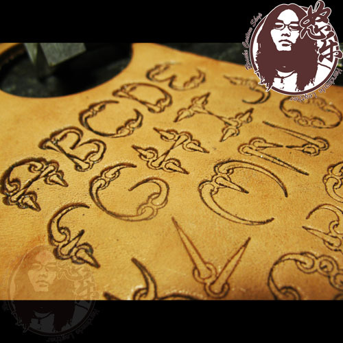 Unique Leather Work - 36개 가죽 조각 A-Z 0-9 숫자